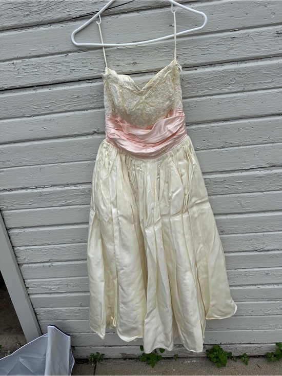 Vintage Dresses & Skirts - Vintage Ivory Lace Bodice Strapless Dress with Pink Satin Waist